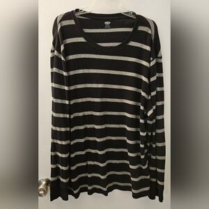 Old Navy Men's Black and Gray Striped Crewneck Thermal Shirt